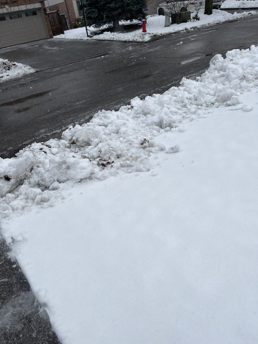 Scoolmme22's tweet photo. @CityBrampton someone has to inform the plow drivers that there are elderly, sick and solo residents and that everyone deserves a small wet frozen bank to shovel and not leave anyone with too much to lift. Heart attack anyone? https://t.co/abjRxIhrHV
