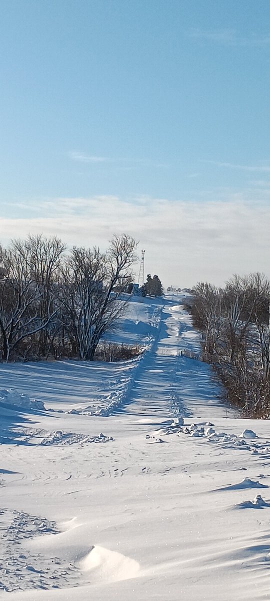 2kindsapeople's tweet photo. Country road, let's stay at home, where the drifts, have really blown, in New Windsor 🎶🎵 #SongForEveryThing https://t.co/GiiYPnhLZc