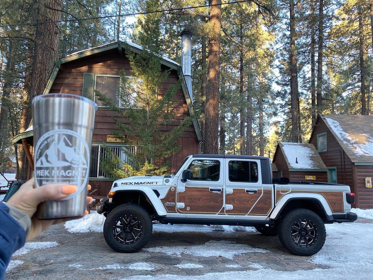 The good life!

#MEKMagnet #RemovableTrailArmor #MadeInTheUSA #ProtectYourJeep #TrailArmor #JeepArmor #JeepNation #Jeep #BecauseJeepHappens #LoveYourJeep #JeepLife #Offroad #Overland #4x4Life #JeepGladiator #TheGoodLife #TheWoody #GoldMountain #BigBearLake #HappyPlace #Coleman