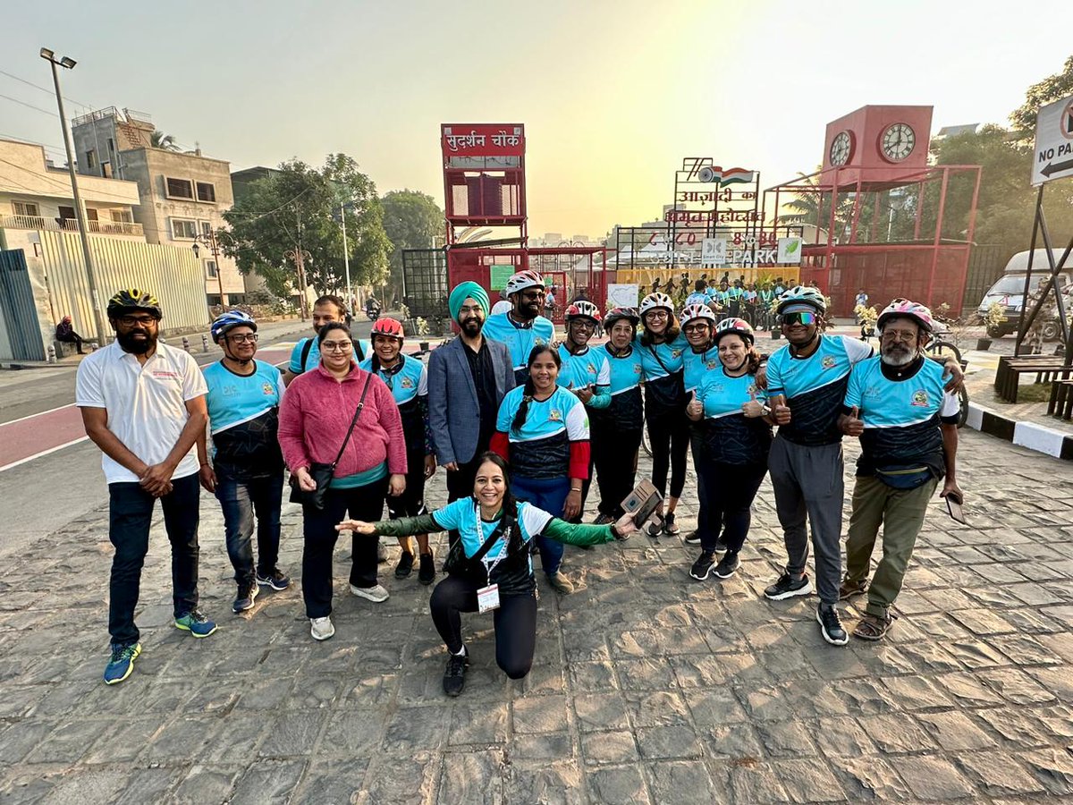 PCMCSarathi's tweet photo. Day 2 of the 3rd National Workshop begins with a refreshing morning cycle ride in Pimpri Chinchwad.
#SmartCitiesMission #HealthyStreets #Streetsandpublicspaces #smartstreets #streets4people #cycles4change #placemakingmarathon https://t.co/SXTtSLu3OW