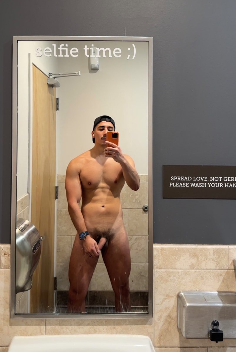 brownguyalt's tweet photo. there’s always a nude version of what I post on insta :p https://t.co/wOQ1g1KTQe