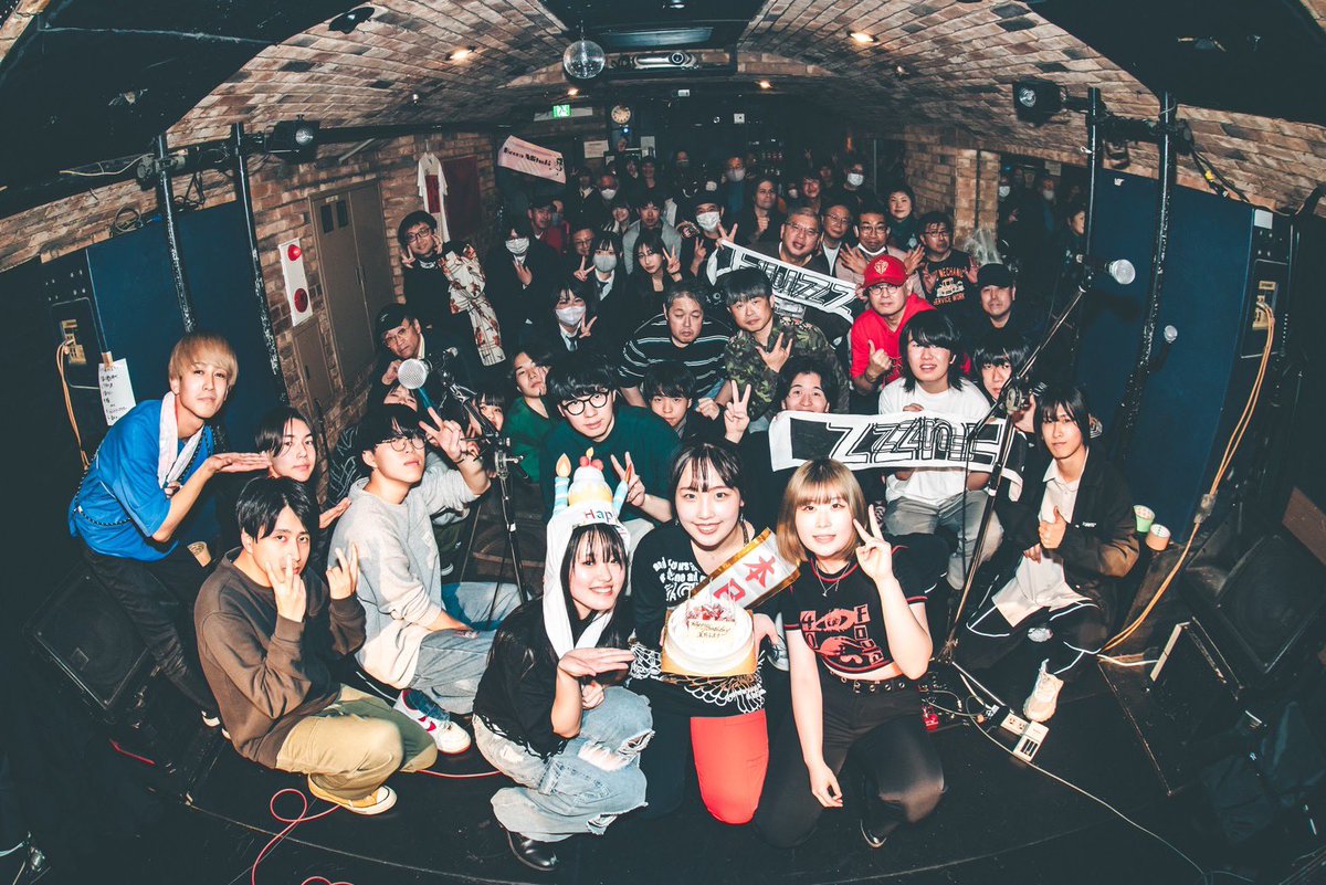 reona_mitsuki's tweet photo. ‼️取り急ぎ‼️
深月レオナ爆誕祭無事成功しました！！
Ohm、インタールード、THE LAST MEAL、メから鱗、今日来てくれた方、スタッフの皆さん、ひかるちゃん本当に本当にありがとうございました😭✨️
明日コメントゆっくり返します！！
本当に感謝でしかないです🥹💓
photo📸▶︎@boc_acha https://t.co/GxNTYEPI6F