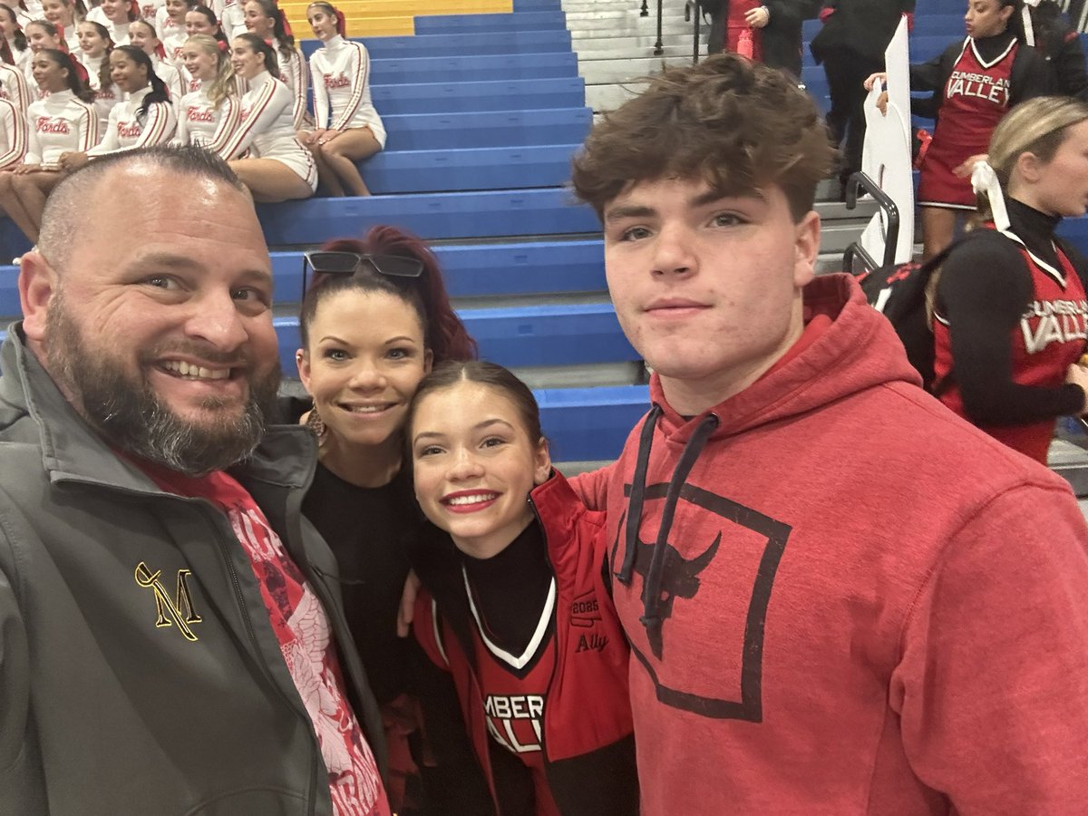 mikebeutlerhot1's tweet photo. Happy 19th birthday son! We love u! @BBeutler23 https://t.co/Lxq96Uf926