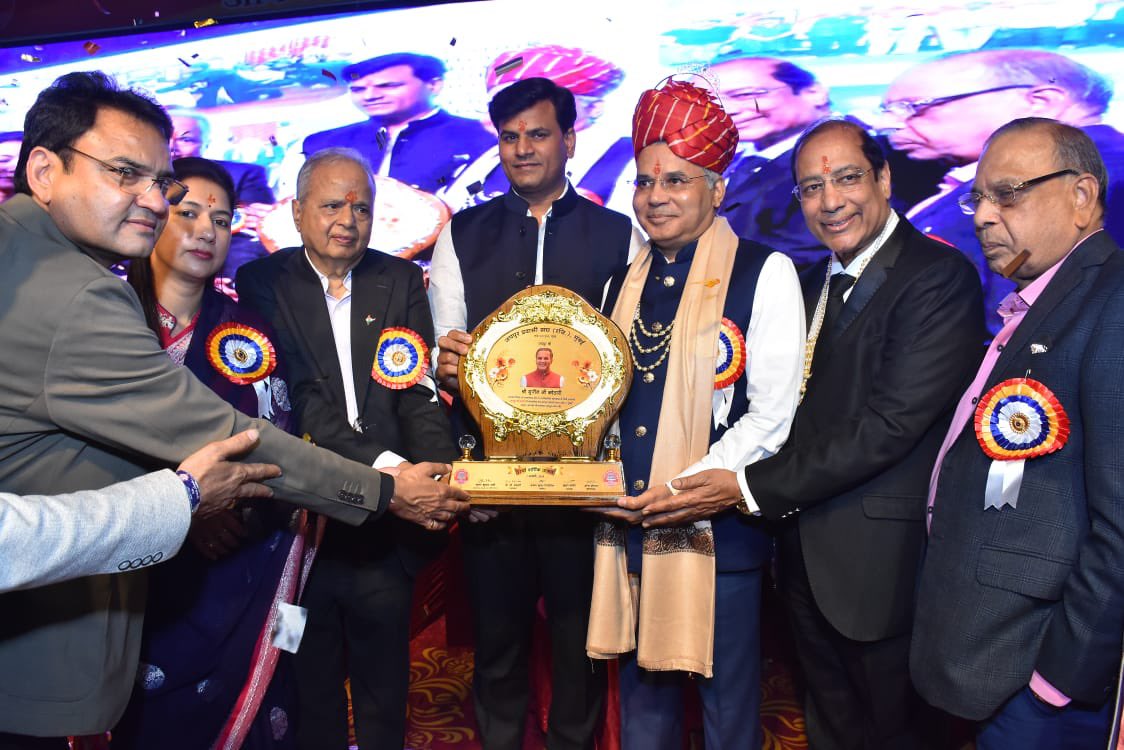 Sunil8327's tweet photo. I feel thankful and honored to have received the prestigious Jaipur Shree Award at the 17th Varshik Utsav 2024, hosted by Jaipur Pravasi Sangh at Mumbai, Bharat, on Sunday, January 7, 2024. 

#JaipurShreeAward #VarshikUtsav2024 #Honored #Thankful https://t.co/yvnx2PPlU0