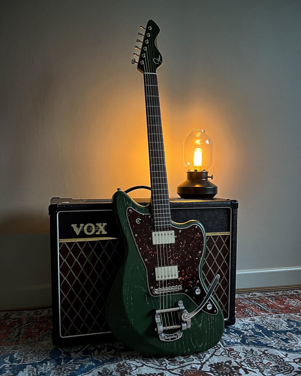 All you need is Love.... and maybe a nice VOX to go with that beautiful guitar 😏

Credit &amp; Permission: @farroguitars of Instagram