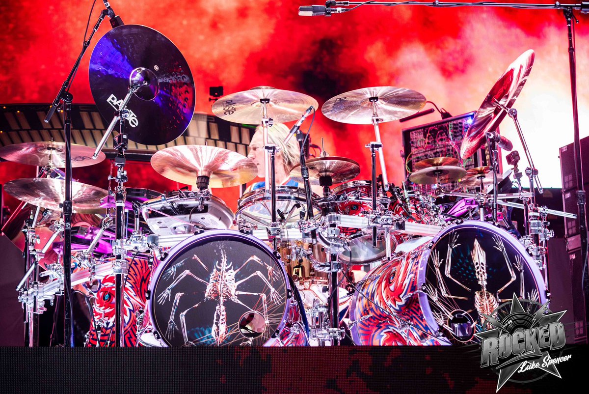 ToolPusciferAPC's tweet image. @Tool @CFGBankArena @mjkeenan @lobalorning @AdamJones_tv #DannyCarey #ToolTour 📸 Luke Spencer @RockedNet