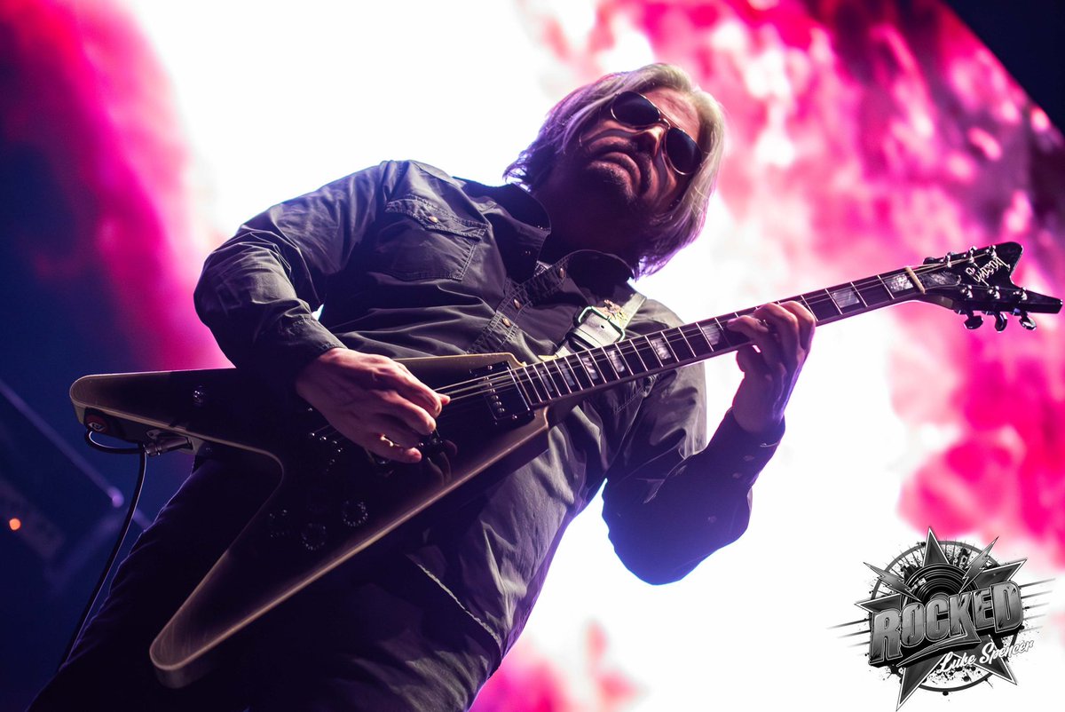 ToolPusciferAPC's tweet image. @Tool @CFGBankArena @mjkeenan @lobalorning @AdamJones_tv #DannyCarey #ToolTour 📸 Luke Spencer @RockedNet