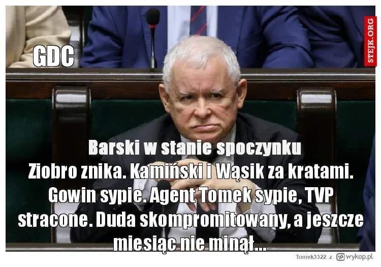 EwaGM3's tweet photo. @leksi2017 @SwBalbinowski We wtorek idą na sejm, ta #RebeliaPiS coraz śmielej sobie poczyna,atakują już naprawdę wszystkich,ale to nic,potrzeba na wszystko czasu.
A kieszonkowy dyktatorek z Żoliborza powinien być odizolowany, bo to on zw swoją nową szczujnią i p rezydentem niszczy naród 😞👇🏼 https://t.co/AfERphICpd