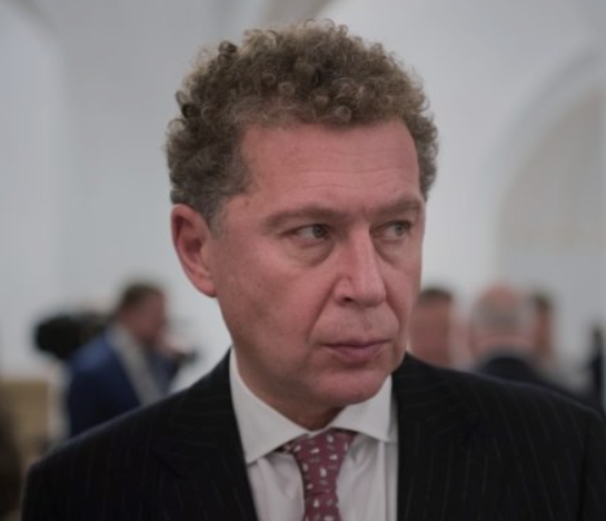 BillionBytes's tweet photo. Alexander Mamut
Age : 63
Net Worth : $ 2.1 Billion  
Forbes Ranking : 1459

He was trained as a lawyer but made his fortune as an investor.
Over the years he's had stakes in a few banks, an insurance company, fertilzer producer and mobile phone chain. https://t.co/e1SfinqdDI