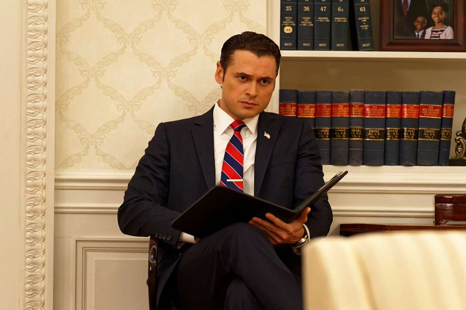 CineStreamingTV's tweet photo. El pasado 8 de enero el actor mexicano #AdanCanto, conocido por sus papeles en #DesignatedSurvivor, #Narcos, #BloodAndOil y #TheCleaningLady, además apareció en la película de superhéroes #XMen: #DaysOfFuturePast, muere a los 42 años de edad por cáncer de apéndice.
Q.E.P.D. https://t.co/QrW5jGfkex