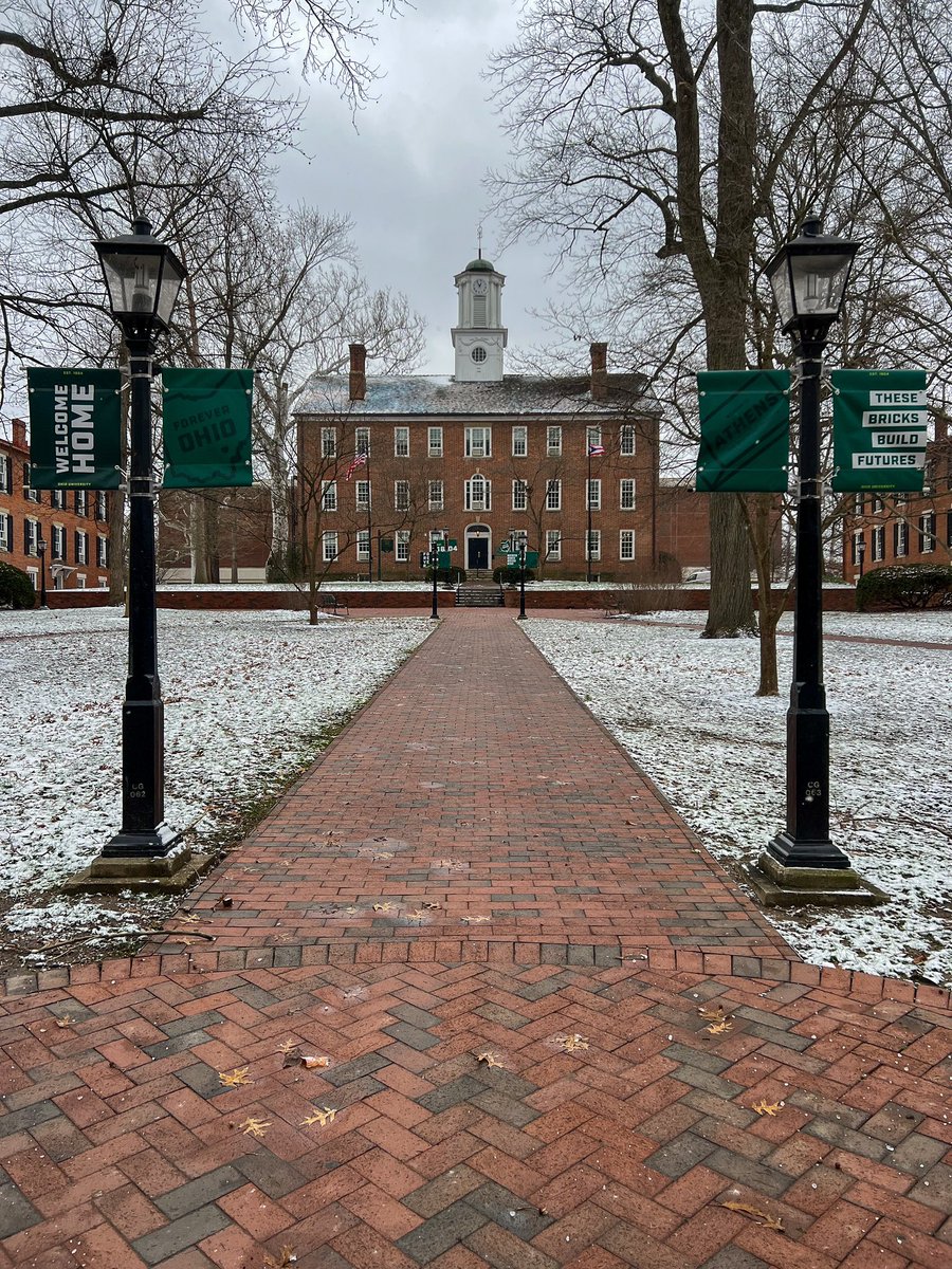 ohiou's tweet photo. It’s starting to feel like winter in Athens 😸❄️ https://t.co/INEi1Bv3S4