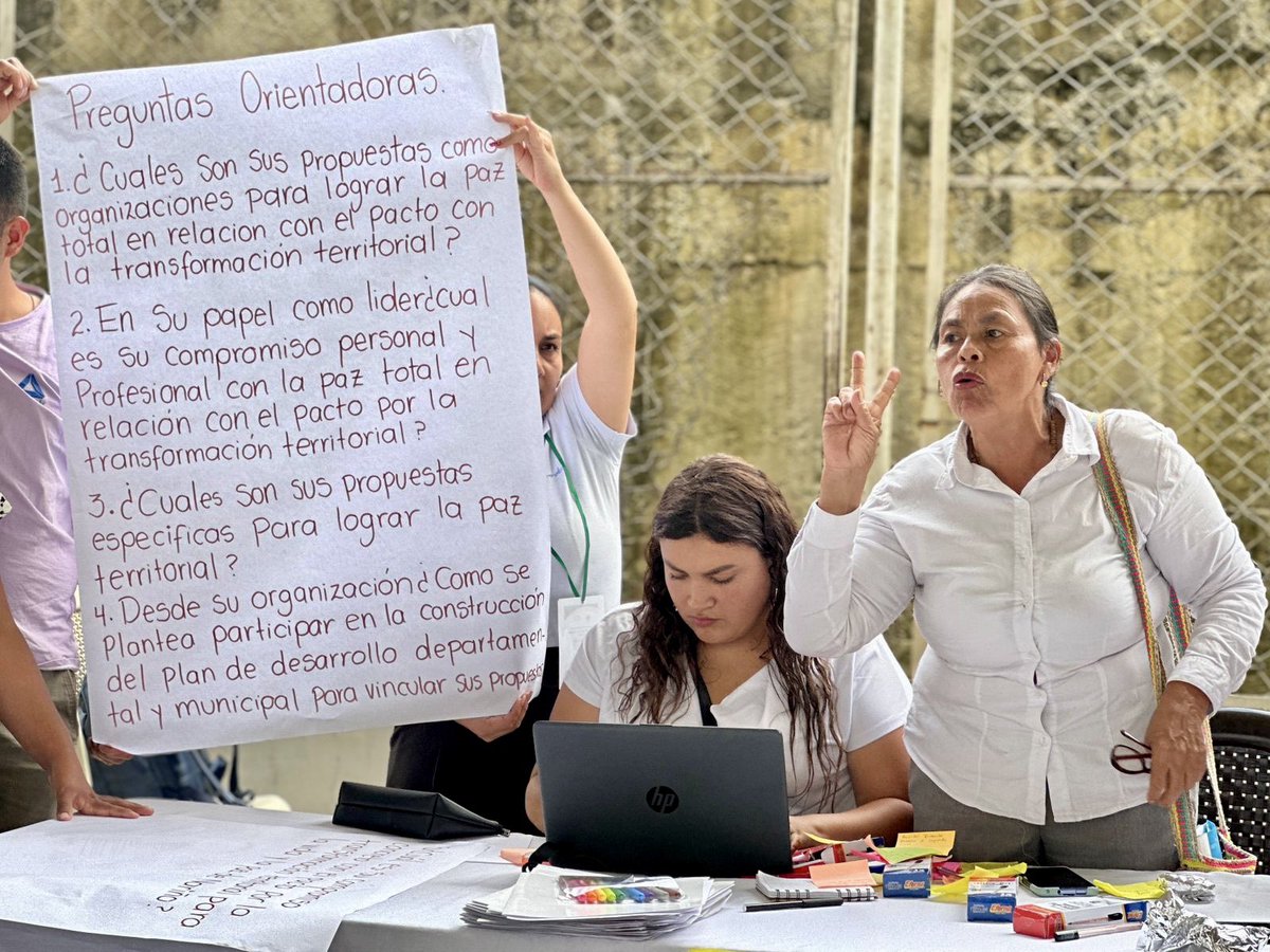 MisionONUCol's tweet photo. Estuvimos en Ricaurte, #Nariño, junto con líderes y lideresas, autoridades indígenas, afros y campesinas y representantes de organizaciones de la sociedad civil, en el 1er encuentro para la construcción de paz territorial en este departamento de la @gobnarino @LuisAlfonsoEsc. 🧵 https://t.co/WKQEmuhV3D