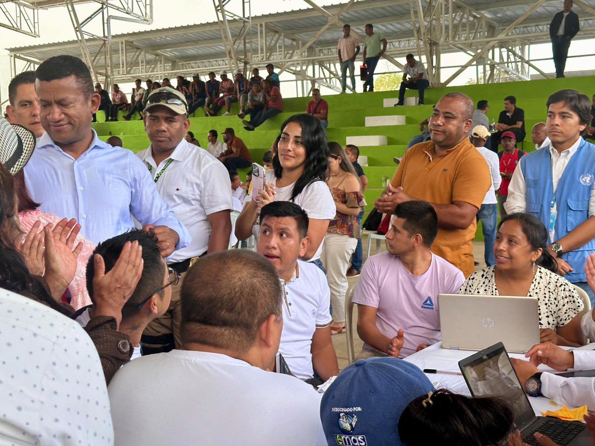 MisionONUCol's tweet photo. Estuvimos en Ricaurte, #Nariño, junto con líderes y lideresas, autoridades indígenas, afros y campesinas y representantes de organizaciones de la sociedad civil, en el 1er encuentro para la construcción de paz territorial en este departamento de la @gobnarino @LuisAlfonsoEsc. 🧵 https://t.co/WKQEmuhV3D