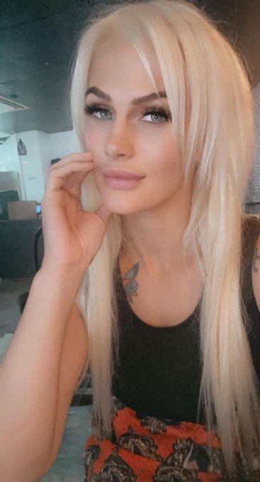 U know where to find me ❤️ https://t.co/MrlSr9hLLv https://t.co/1foJtSy77y