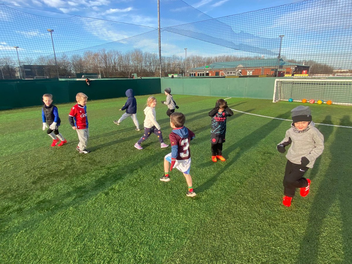 FootballBuzz12's tweet photo. It was great to be back to classes today right across the country

Here are a few snaps from our sessions in Sighthill in Edinburgh on a perfect morning for football.

With classes for children 18 months and older, there is no better way to begin your footballing journey. https://t.co/YEj4rdyJdh