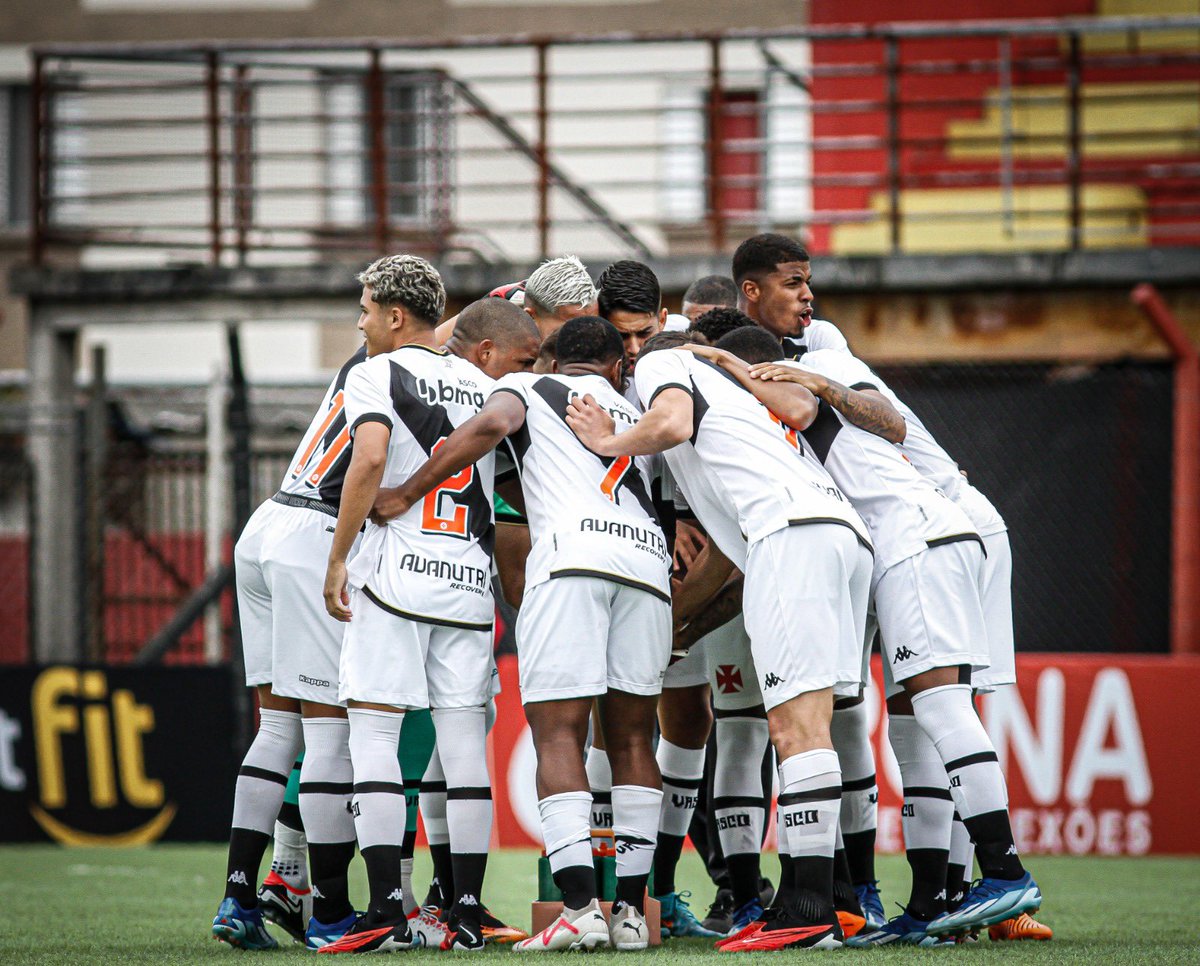vascobase's tweet photo. 2T ⏰ 52’ 

Fim de jogo. 

⚽️ Vasco 1 x 4 Vitória 
📺 @SporTV 

#BaseForte #Copinha 

📸 Matheus Lima | #VascoDaGama https://t.co/1d1cwqoYrH