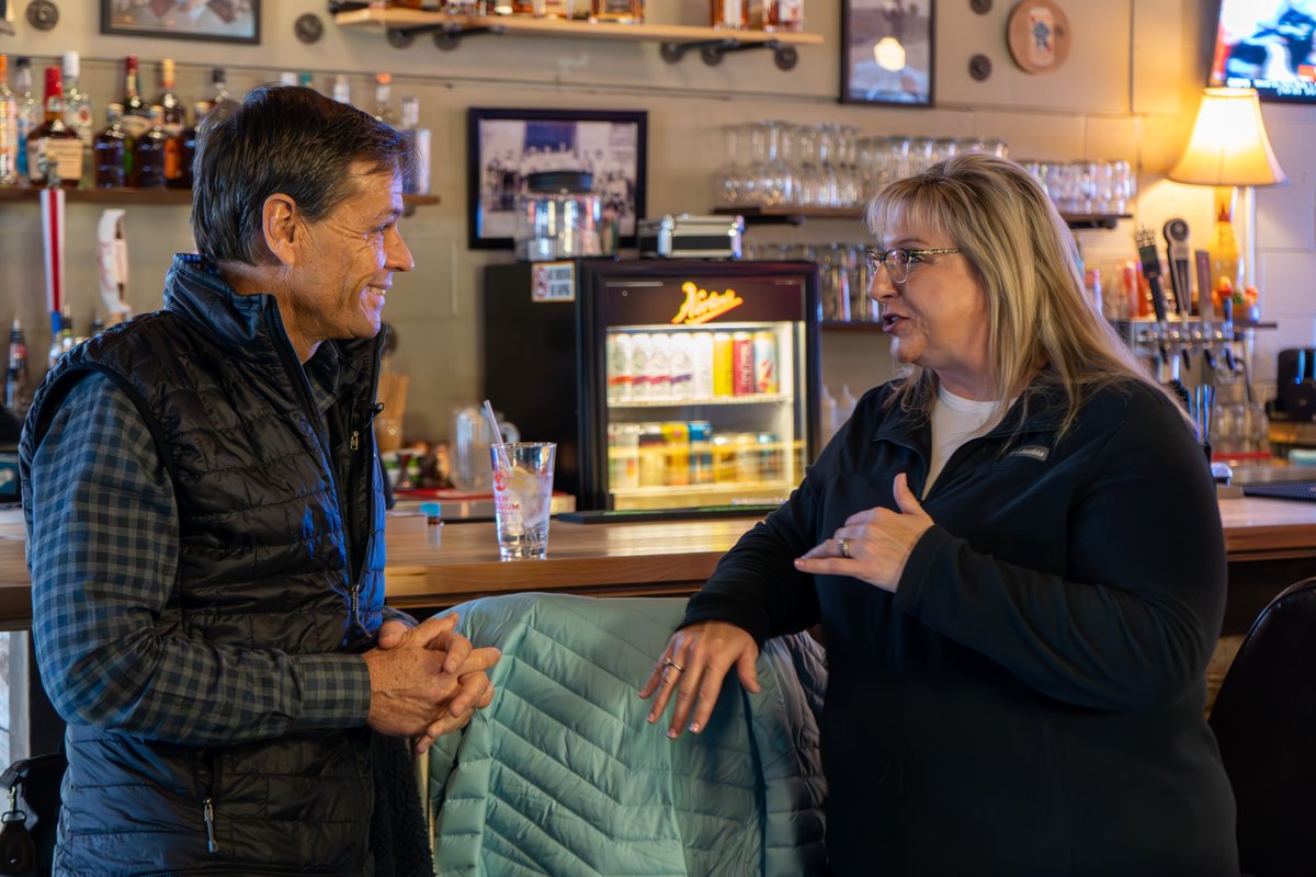 ChambersForIN's tweet image. A little bit of snow wasn't going to keep us off of the road today.

Stopped by TM Norton's in Anderson and had great conversations with a few area locals! Meeting by meeting, conversation by conversation is how we'll win this race. #TeamBrad