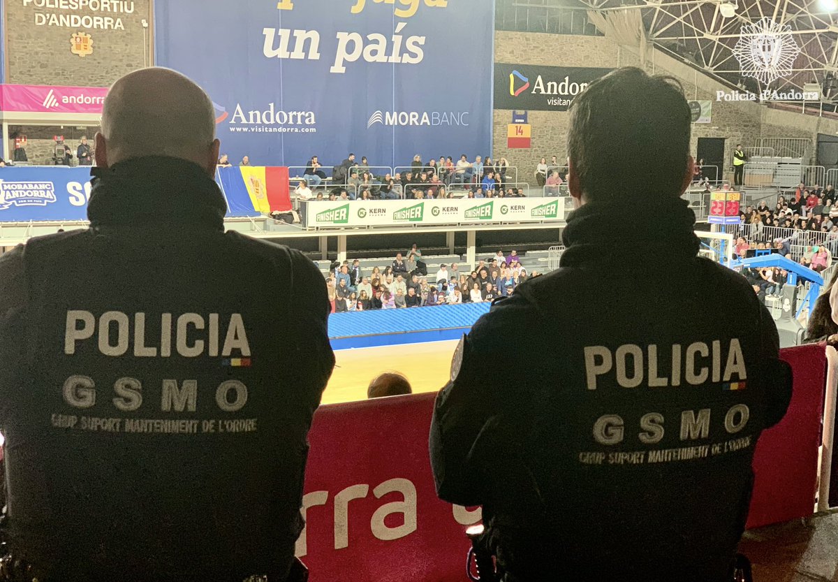 andorra_policia's tweet image. 🏀 Nit de #bàsquet 🏀
@morabancandorra - @bilbaobasket 

🙏 Gaudeix de les competicions esportives sempre amb #respecte.

#PoliciaAndorra #Ambelsvalorsdelesport