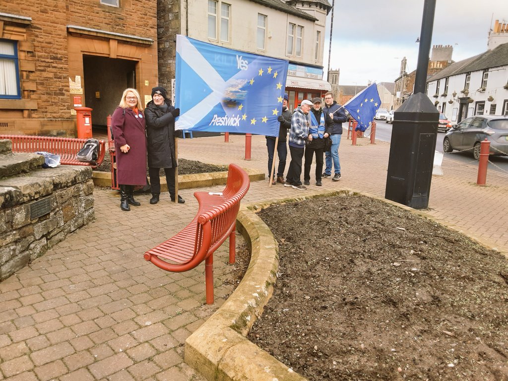A couple of pictures of our banner display today. 
Grateful for the support of <a href="/anniemactroon/">annie mcindoe</a> SNP candidate for our constituency at this year's General Election.
Onwards.