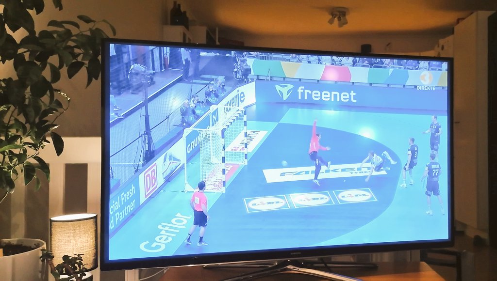 sterlingsson's tweet photo. Áfram Óli Miðtún! Áfram Færeyingar! Frábært að sjá þennan baráttuanda gegn sterkum Norðmönnum. #ehfeuro2024 #faroe #farnor https://t.co/Duf89UyyGw