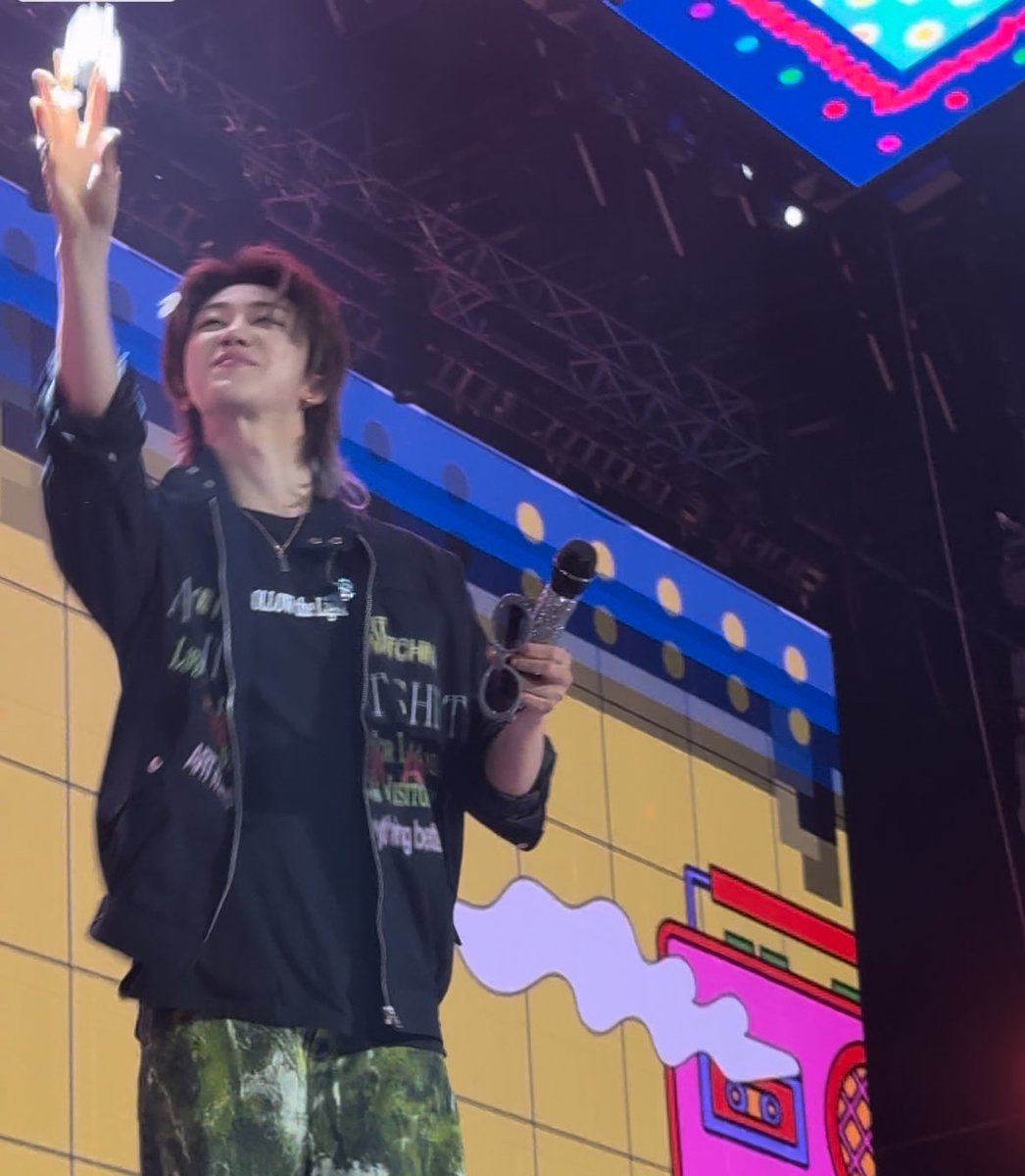 yoon_nique18's tweet photo. Ni minsan sa buong buhay ko hindi ko inakalang mapapatawa kita ng ganyan Hao. Malayo pa lang nakangiti ka na tapos nung di ko nakuha yung unang bato mo tawang tawa ka kaya dumampot ka pa ulit para ibato ++ https://t.co/zPCp7T1Ftv