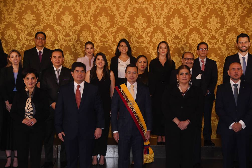 eluniversocom's tweet photo. El presidente Daniel Noboa usa la metodología de los KPI para evaluar a sus ministros de Estado https://t.co/A0R2OfZOE6 https://t.co/gw51r4Vnrx