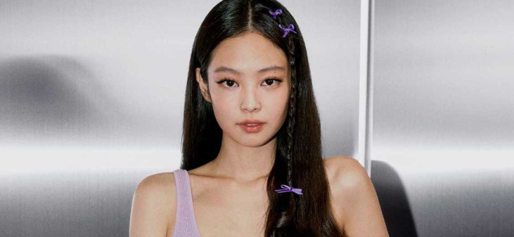 AboutMusicYT's tweet photo. Happy 28th birthday to the superstar BLACKPINK's Jennie! https://t.co/sxbJzUkBoM