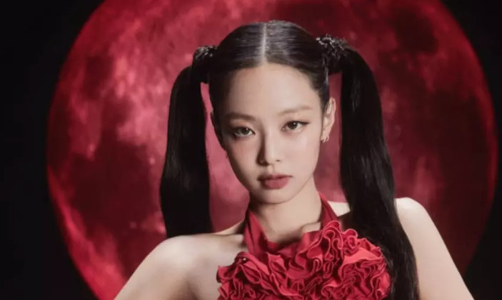 AboutMusicYT's tweet photo. Happy 28th birthday to the superstar BLACKPINK's Jennie! https://t.co/sxbJzUkBoM