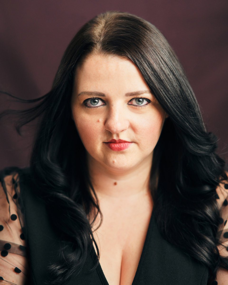 Tori_Hughes1's tweet photo. Feeling the urge to get dressed up and go for a dance and a few bevvies, this is the closest im getting tonight... #mumlife
#actor #actorslife #castinguk #castingdirector #headshots https://t.co/BbJsXLSgde