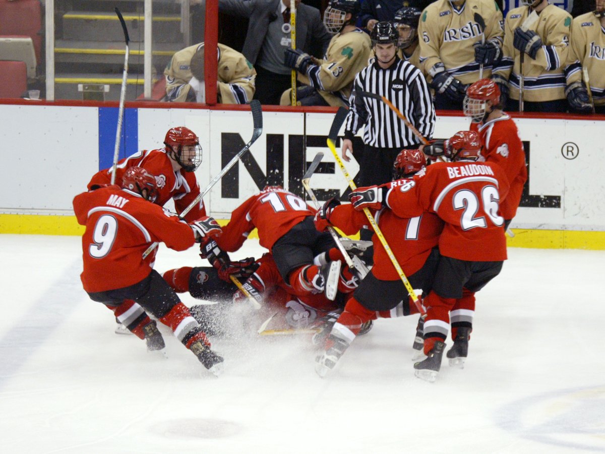 OhioStateMHKY's tweet photo. Tonight, we are excited to welcome so many #BuckeyesForLife back for Alumni Night and to celebrate the 20th anniversary of the 2004 CCHA Tournament Championship🏆

#GoBucks @OhioStateAlumni https://t.co/eph8FSna9F