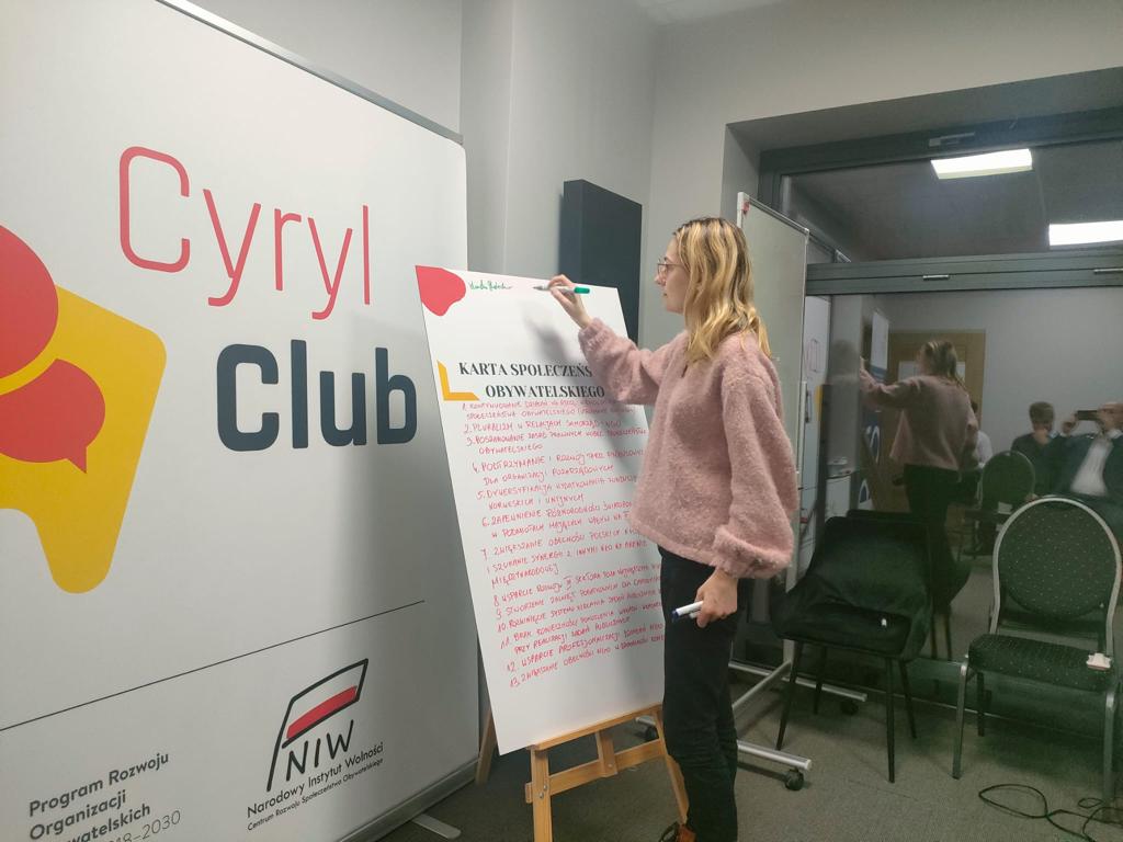 StrzeleckaKlaud's tweet photo. Dziś od rana trwa Forum NGO w Cyryl Clubie w Poznaniu 😍
Opracowaliśmy #KartaSpołeczenstwaObywatelskiego i podzieliliśmy się planami działań różnych organizacji z całej Polski.
Dziękujemy za bardzo kreatywne spotkanie! 🇵🇱
#ForumNGO
#KonserwatywnyDialog
#WspolnotaWartości
#CyrylClub