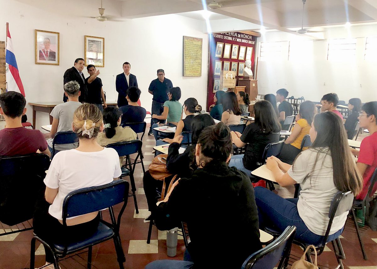 GRATIS, CLASES DE REFUERZO EN LA SECC. 5 HASTA 15 DE FEBRERO
Servicio a la gente: clases de Castellano y Matemática, sin costo, con un total de 60 alumnos, con clases los días martes y jueves de 16 a 19 horas.
Prosiguen clases de Informática, con 45 alumnos, así como de Inglés.