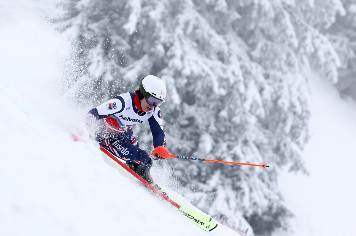 Wengen, here we come🚀🇨🇭 Wishing our slalom squad smooth turns in the @fisalpine Slalom World Cup tomorrow! 🎿⛷️ Lineup: @daveryding bib 15 @BillyMajorSki bib 32 @LaurieTaylorSki bib 47 Full program: 1st run: 9:15 AM GMT 2nd run: 12:15 PM GMT #gbsnowsport