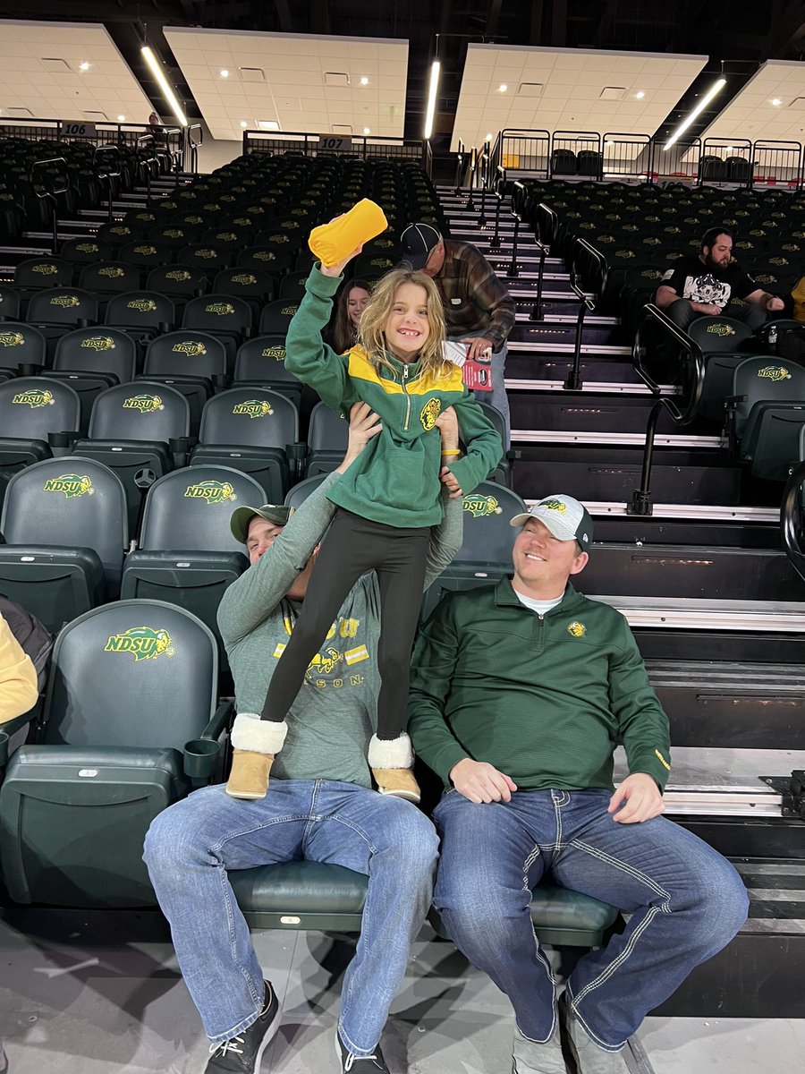 Holly_NDCorn's tweet photo. Great catch at the NDSU Women’s basketball game, Rose! #Scheelsgameday https://t.co/5MkJUCJtzq