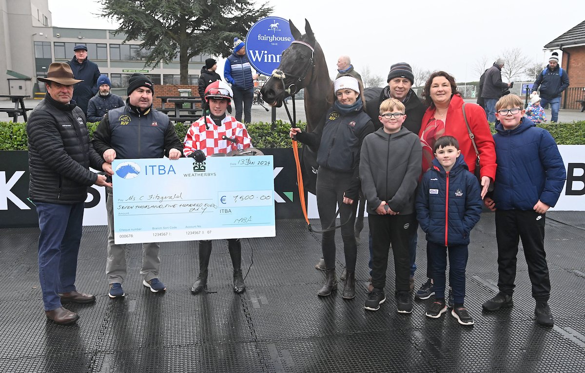 Huge Congratulations to 𝙎𝘼𝘿𝘿𝙇𝙀 𝙃𝙀𝙍 𝙐𝙋 &amp; connections who took home a whopping €7️⃣,5️⃣0️⃣0️⃣ bonus on top of her prize money when winning the SBK Mares Maiden Hurdle <a href="/Fairyhouse/">FairyhouseRacecourse</a>👏
#𝙘𝙡𝙚𝙫𝙚𝙧𝙤𝙬𝙣𝙚𝙧𝙨𝙜𝙚𝙩𝙞𝙩 #𝙬𝙤𝙧𝙠𝙞𝙣𝙜𝙛𝙤𝙧𝙞𝙧𝙞𝙨𝙝𝙗𝙧𝙚𝙚𝙙𝙚𝙧𝙨 #𝙞𝙩𝙗𝙖