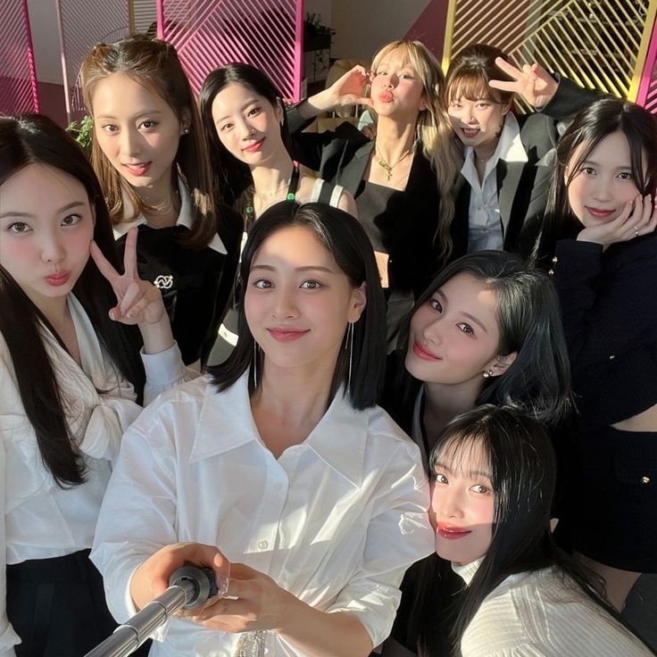 miiouwui's tweet photo. twice without makeup and without whitewashing — an appreciative thread (pt.1) https://t.co/zOrAhJX2eJ
