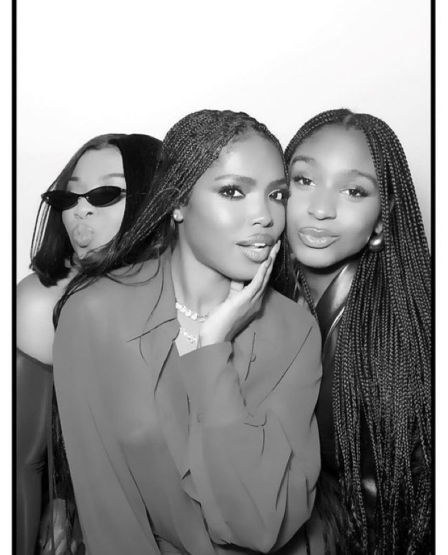 •—/ 📸 • <a href="/RyanDestiny/">RD</a>, <a href="/Normani/">Normani</a>, &amp; <a href="/joyaj_/">stargirl</a> at her birthday celebration last night 🤎 •

#ClubRD