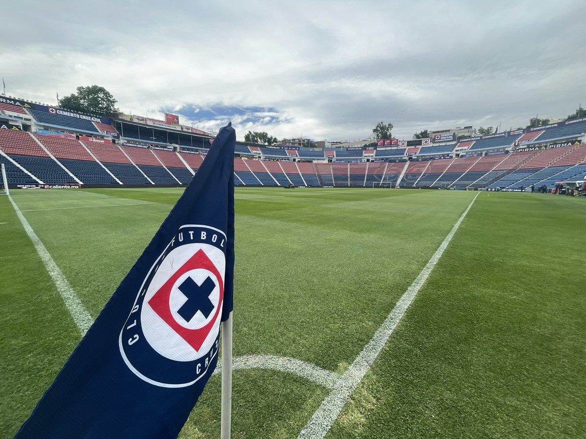 A_EsparzaOteo's tweet photo. Cruz Azul está de regreso en su casa el Estadio Azul. https://t.co/MM8vWNV1TL