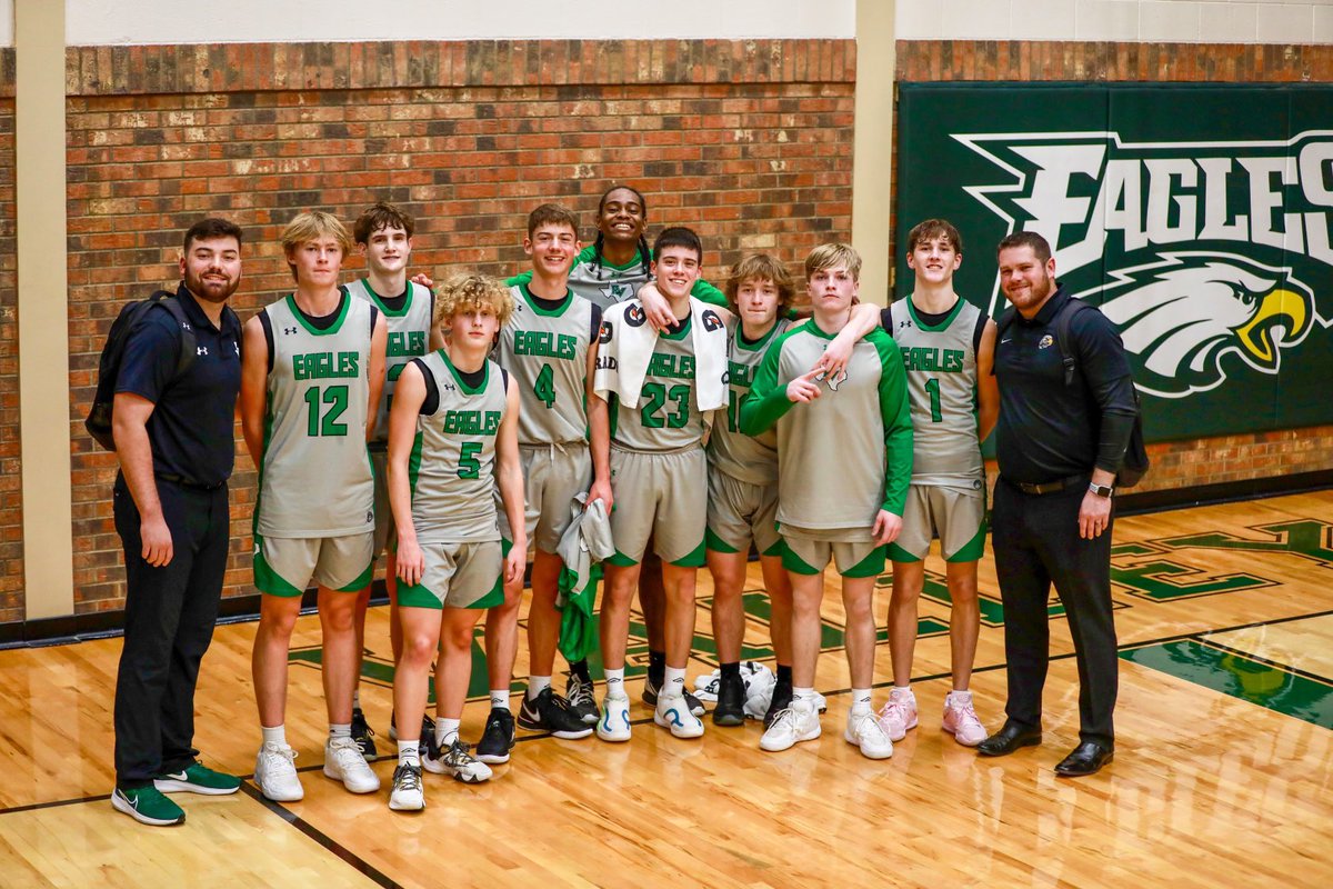 RVHSEaglesbball's tweet photo. A total team win and everyone contributed.  
Leading scorers 
Blaine-15  
Dawson-15
Filippo-15 
Ashton-13 
Shamar-7 and 4 blocks 
⁦@CTRsports⁩ ⁦@hoopinsider⁩ https://t.co/PY3aWYPJqM