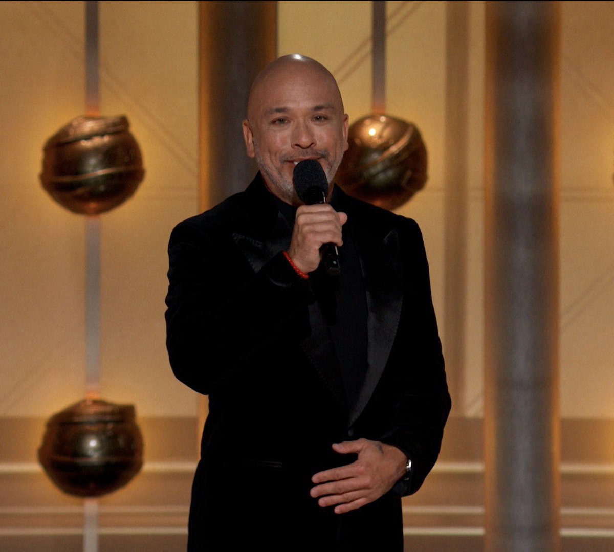 DiscussingFilm's tweet photo. Jo Koy calls the celeb crowd at the Golden Globes a “lot of marshmallows, man. They’re delicious, but goddamn, they’re soft.”

“I see the changes that are happening. I get it, but goddamn, can we fucking laugh at ourselves?”

(Source: https://t.co/MQ6Zm0xQJU) https://t.co/BQwQ5JjCqb