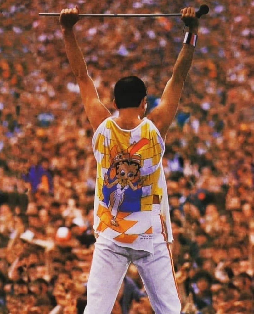 aqueenofmagic's tweet image. Leyenda. #FreddieMercury