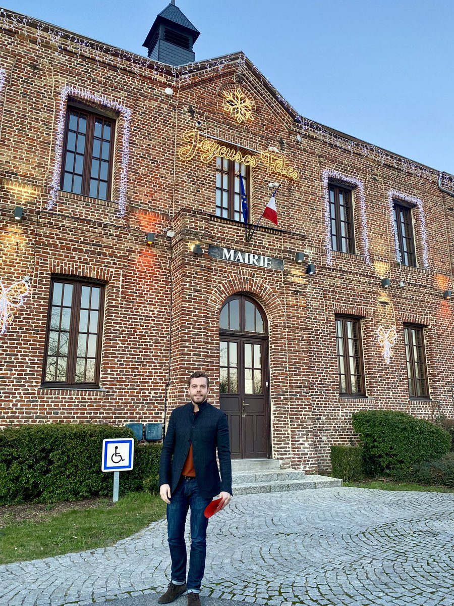 thib_francois's tweet photo. đ Ravi dâavoir pu Ă©changer avec Lionel Blassel Maire de la belle commune dâEstrĂ©es sur les projets dâinvestissement 2024 ! Bravo Ă lâĂ©quipe municipale âïž #Estrees https://t.co/rAPQLM3YfI