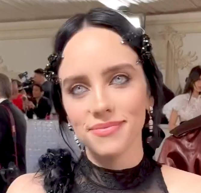 a categoria é: olhos de oceano