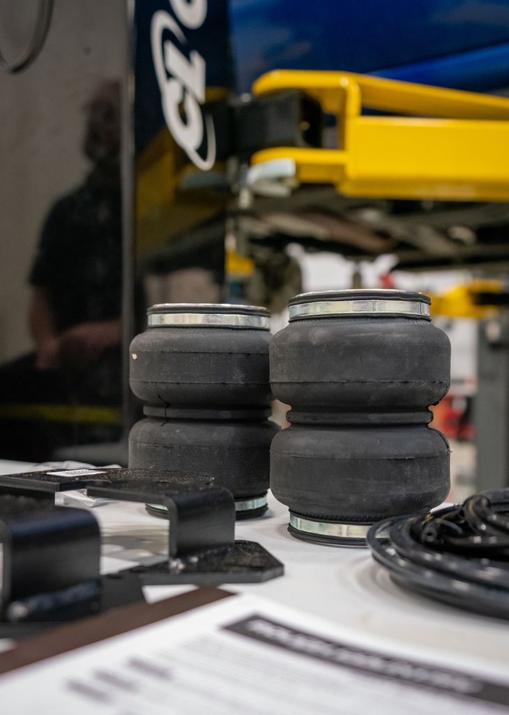 GRPerf's tweet photo. Elevate Your Ride with Our Aftermarket Towing Upgrade! 💨⁠
⁠This 2023 GMC AT4X received rear bags with a compressor and a front leveling kit for unparalleled towing capabilities. 
⁠
Need an upgrade? https://t.co/hlvDg1Fw3U

#GRP #GrahamRahalPerformance #GRPBuilt #GMC #AT4X https://t.co/DJAT8HBfPq