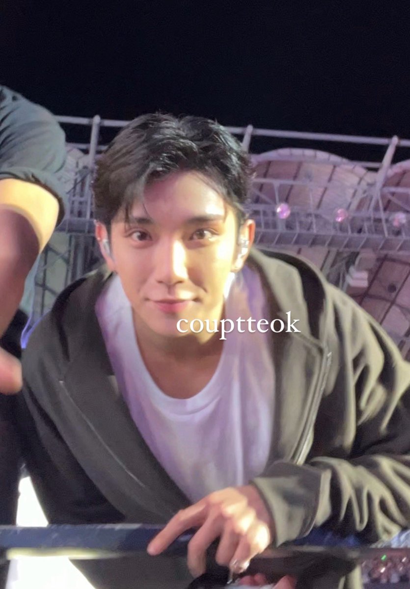 couptteok's tweet photo. MY FIRST BIAS WRECKING ME SO MUCH TODAY OH MR JOSHUA HONG ILYSM!! 🫶🏻 https://t.co/mTU23RmJPO