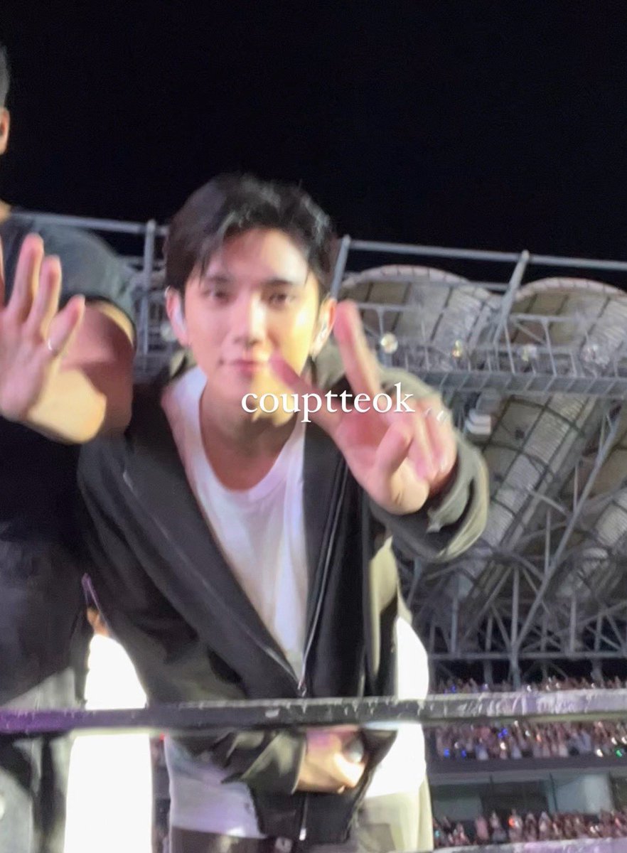 couptteok's tweet photo. MY FIRST BIAS WRECKING ME SO MUCH TODAY OH MR JOSHUA HONG ILYSM!! 🫶🏻 https://t.co/mTU23RmJPO