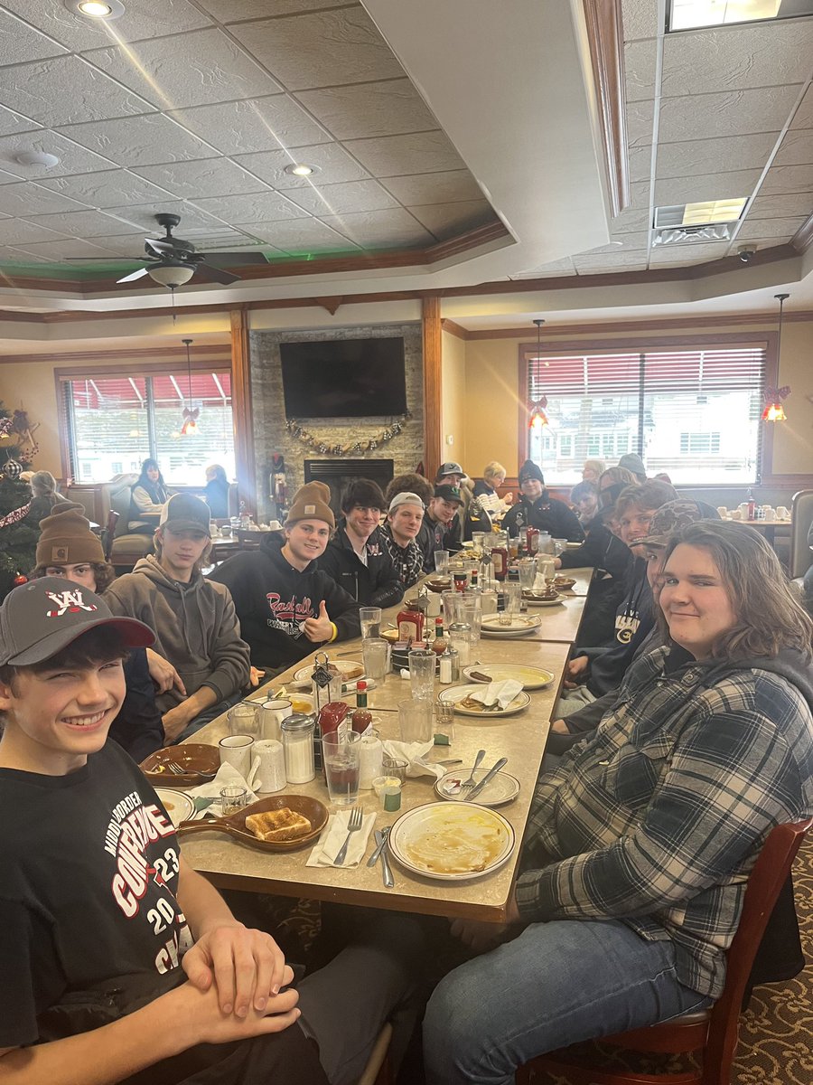 AmeryHockey's tweet photo. Big thanks for Amery Family Restaurant for the team breakfast this morning. Just four hours to gametime https://t.co/h7zYnXi2M8