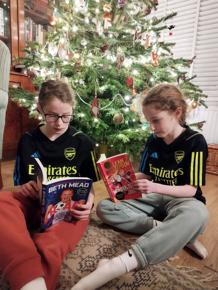 R_A_Watts's tweet photo. @bmeado9 @leahcwilliamson Over the moon with their signed books... and can't wait to see their heroes, @ArsenalWFC, at the Emirates in Feb! ⚽🤩 (+ "Best day ever" meeting @bmeado9 @VivianneMiedema &amp; Myle on Boxing Day 😱😍!!!) https://t.co/SiEtFlF1c3