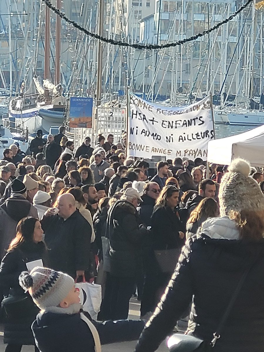 Nous avons pu apprécier les échanges et l’honnêteté d’entendre dire que les choses ne se sont pas fait comme elles auraient du.
Notre opposition ne faiblira pas tant que le projet d’HSA ne sera pas annulé au 110 et  qu’un projet bénéfique au quartier ne sera pas installé.