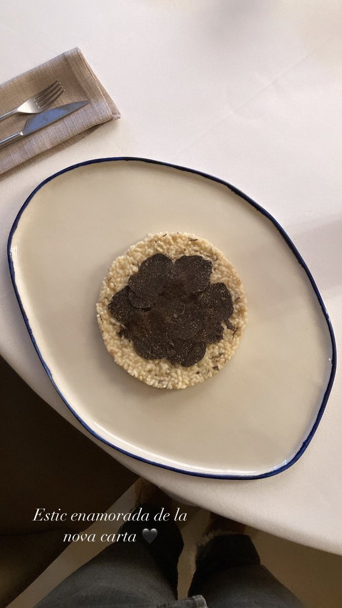 Bertaperich's tweet image. Súper contenta de la nova carta! Quin gust treballar amb aquest producte 🖤 #tofona #caça @Cal_Carter